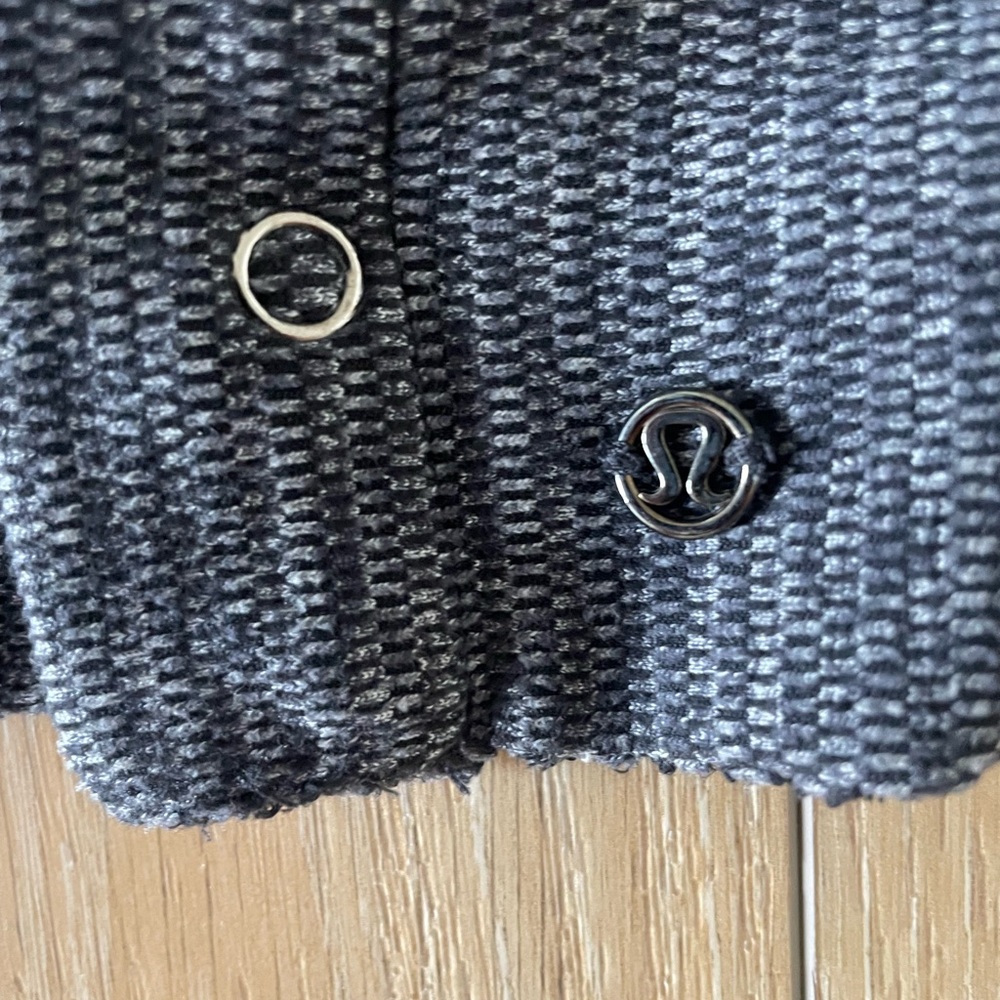 Grey Lululemon Vinyasa Scarf. Reversible. - Picture 6 of 9